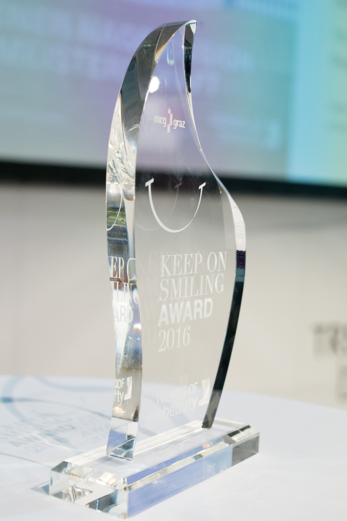 keep-smiling-2016